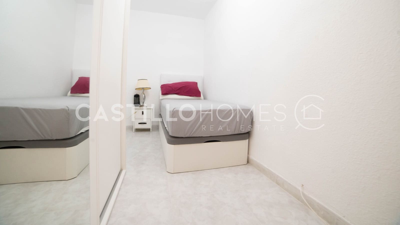 2 makuuhuone Omakotitalo myytävänä paikassa Torrevieja - 165 000 € (Ref: 9475599)