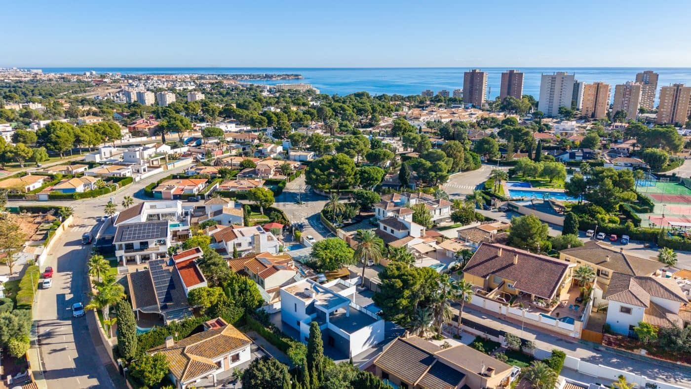 4 quarto Moradia para venda em Orihuela Costa com piscina garagem - 985 000 € (Ref: 9475603)