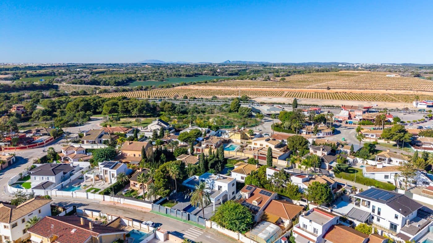 4 quarto Moradia para venda em Orihuela Costa com piscina garagem - 985 000 € (Ref: 9475603)