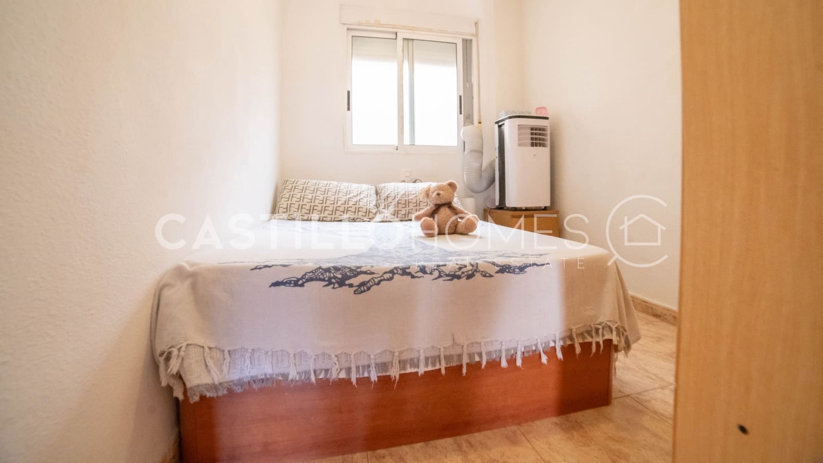 Apartamento de 2 habitaciones en Torrevieja en venta con piscina - 145.000 € (Ref: 9475609)