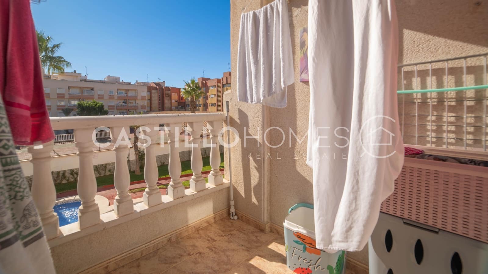 Apartamento de 2 habitaciones en Torrevieja en venta con piscina - 145.000 € (Ref: 9475609)