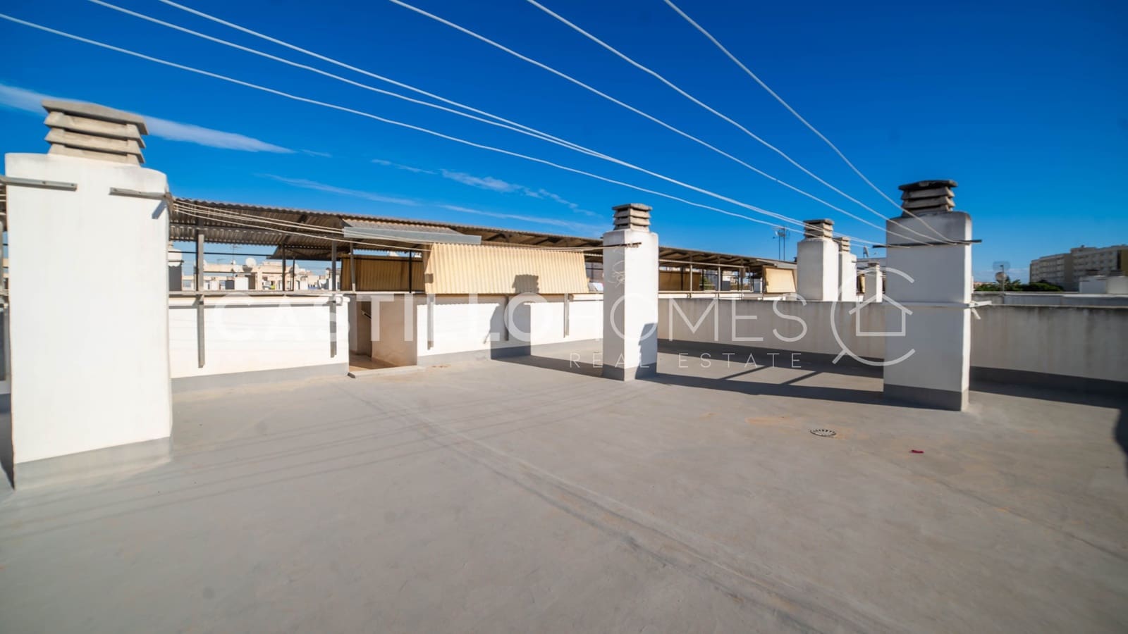 Apartamento de 2 habitaciones en Torrevieja en venta con piscina - 145.000 € (Ref: 9475609)