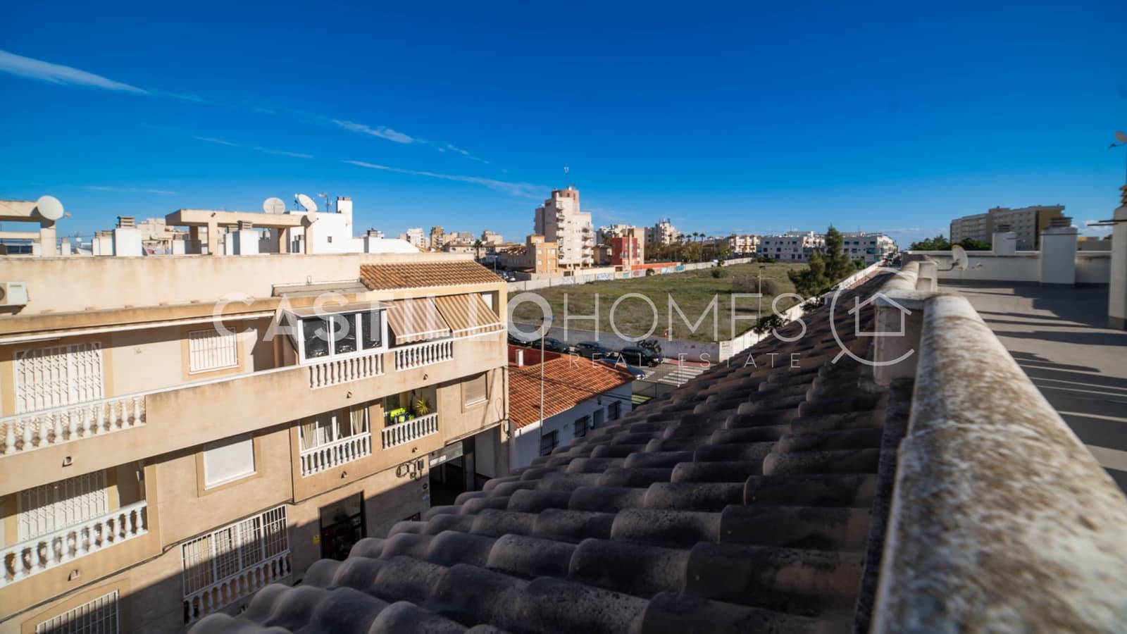 Apartamento de 2 habitaciones en Torrevieja en venta con piscina - 145.000 € (Ref: 9475609)