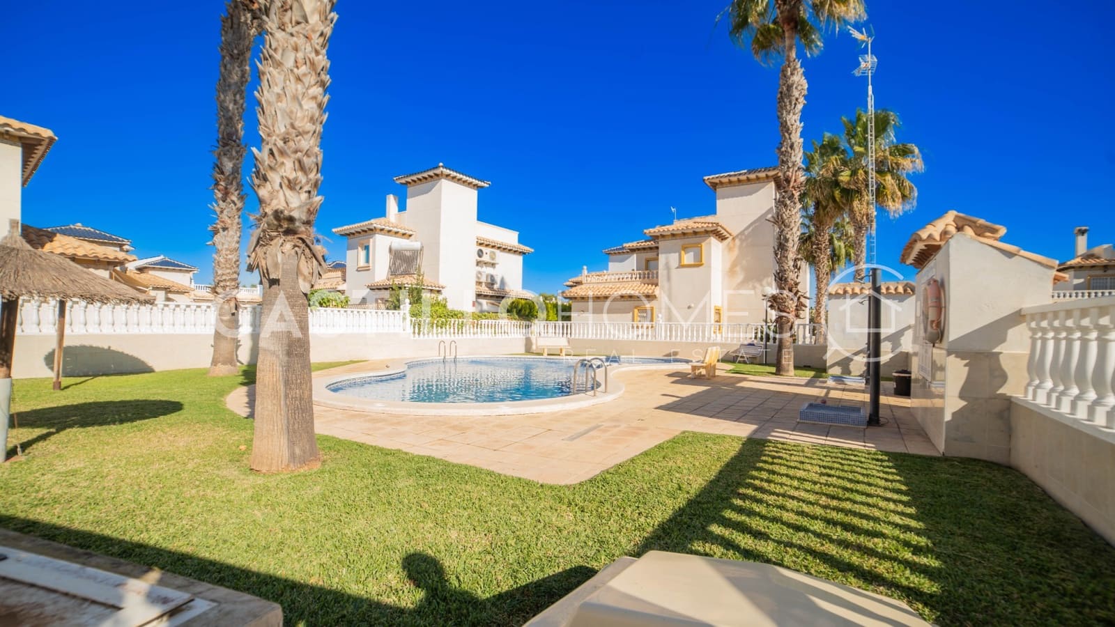 2 sovrum Hus till salu i Orihuela Costa med pool - 240 000 € (Ref: 9475616)