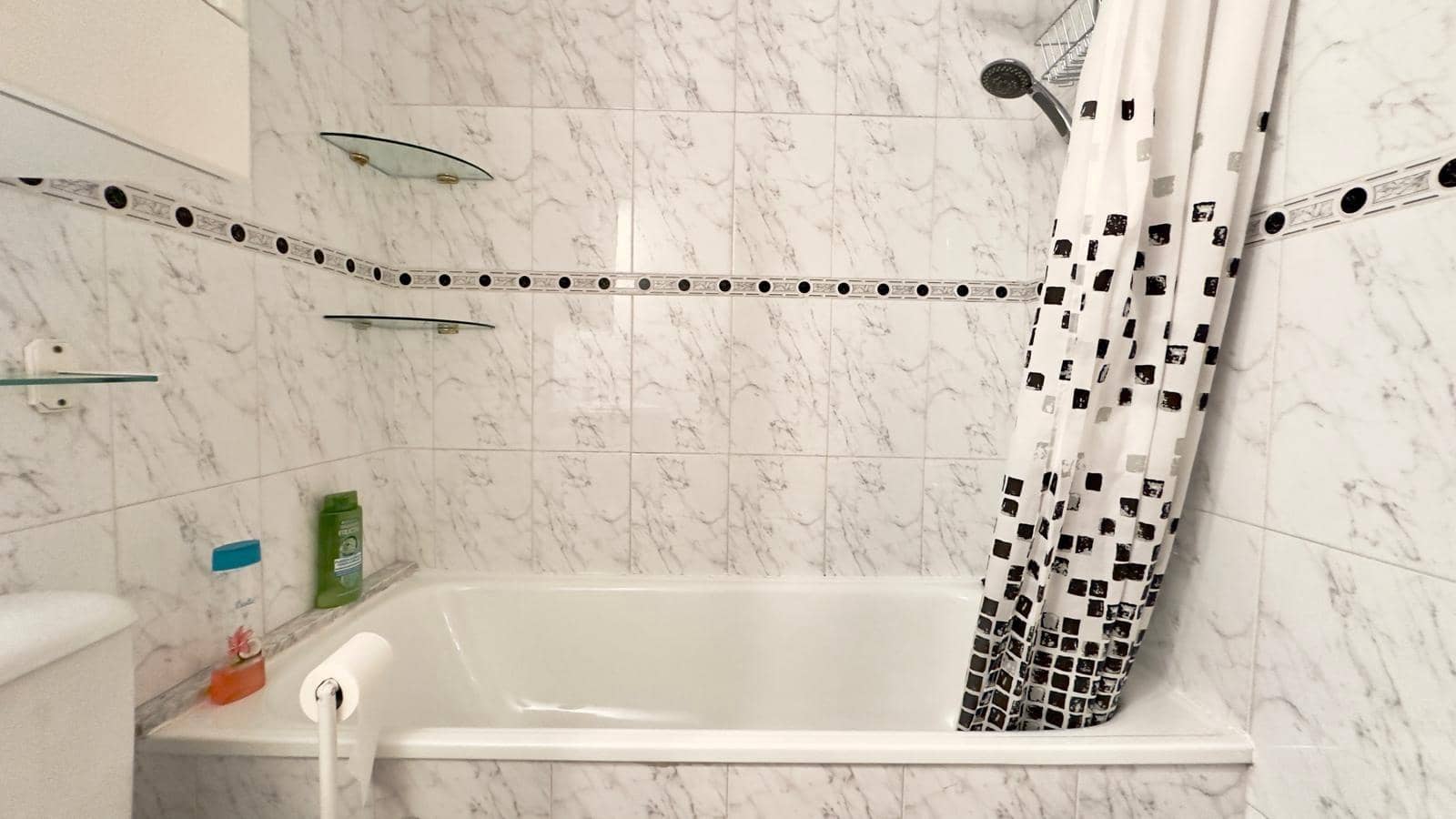 Apartamento de 2 habitaciones en Torrevieja en venta con piscina - 149.900 € (Ref: 9475637)