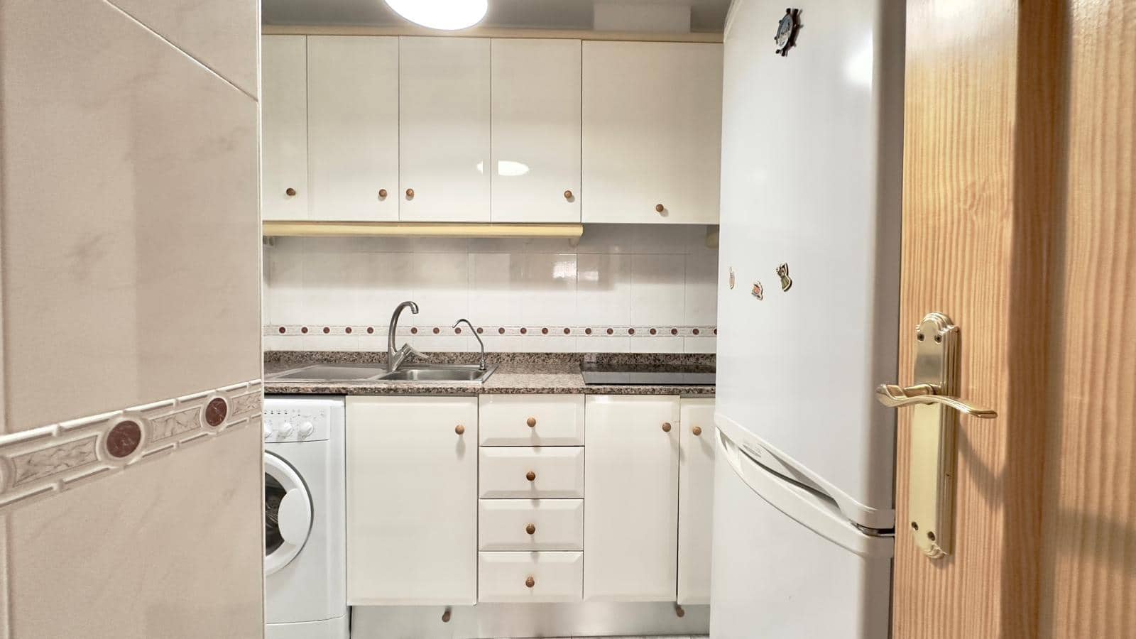 Apartamento de 2 habitaciones en Torrevieja en venta con piscina - 149.900 € (Ref: 9475637)