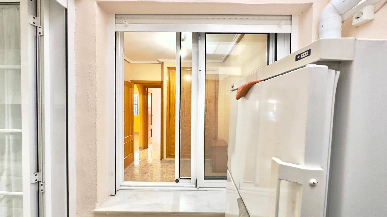 Apartamento de 2 habitaciones en Torrevieja en venta con piscina - 149.900 € (Ref: 9475637)