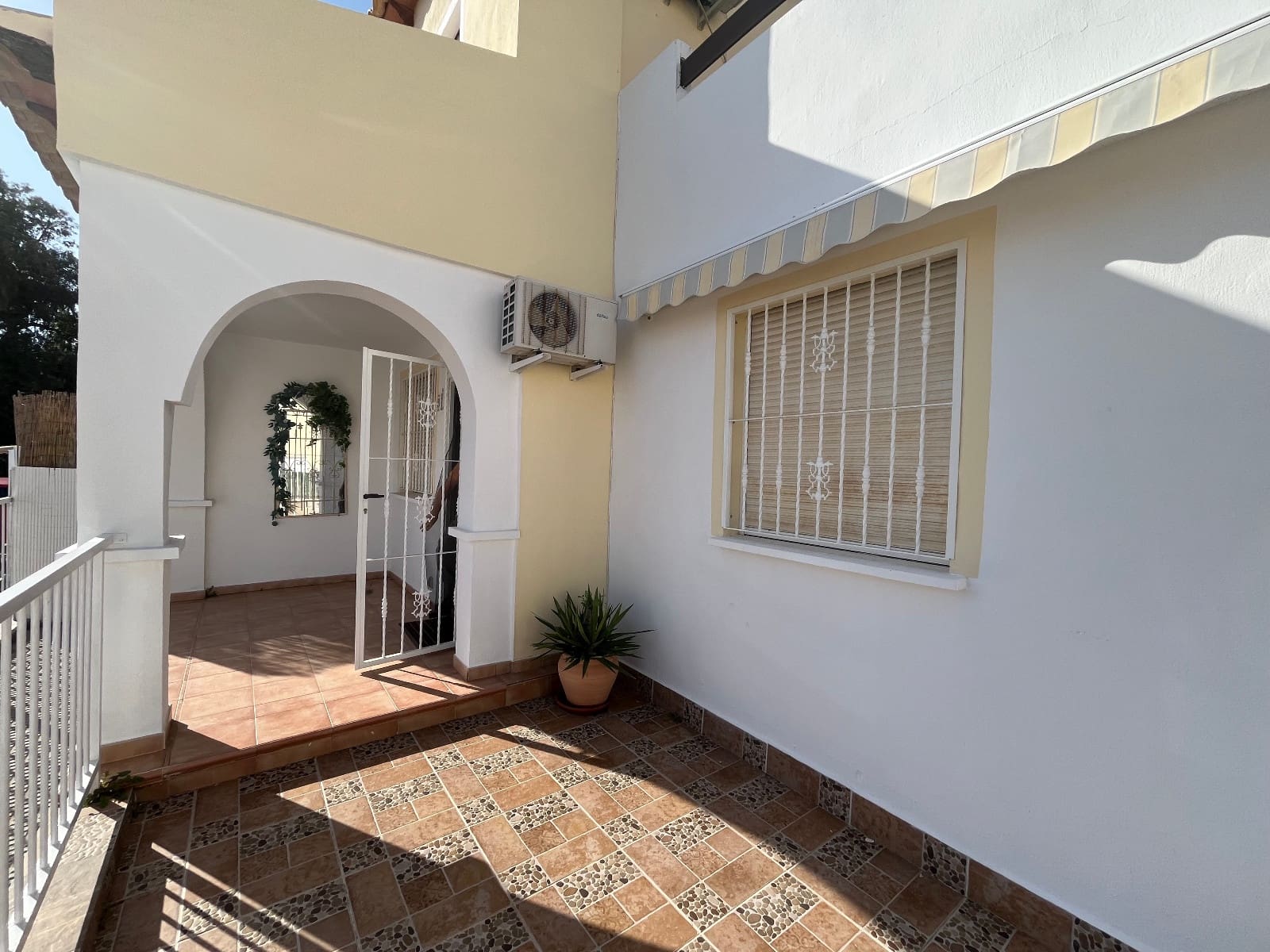 3 Zimmer Haus zu verkaufen in Villamartin mit Pool - 175.000 € (Ref: 9475638)