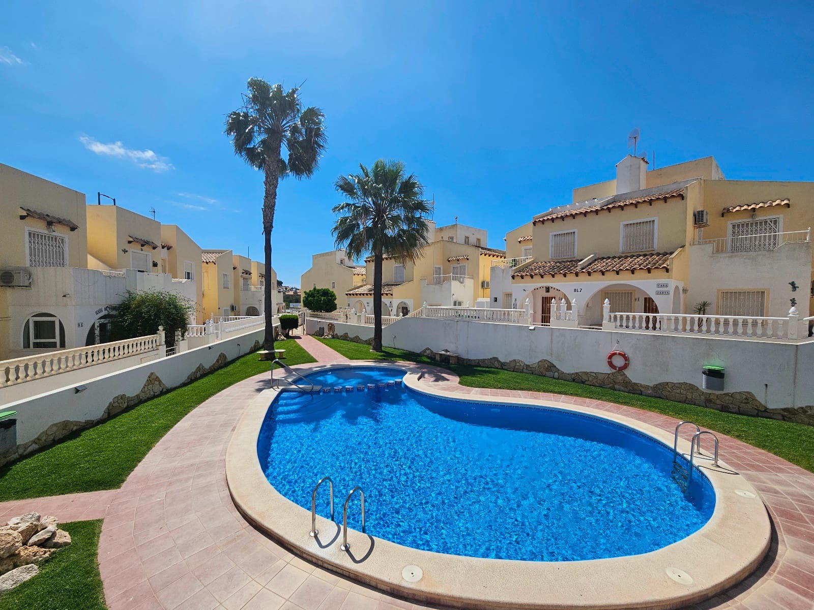 3 Zimmer Haus zu verkaufen in Villamartin mit Pool - 175.000 € (Ref: 9475638)