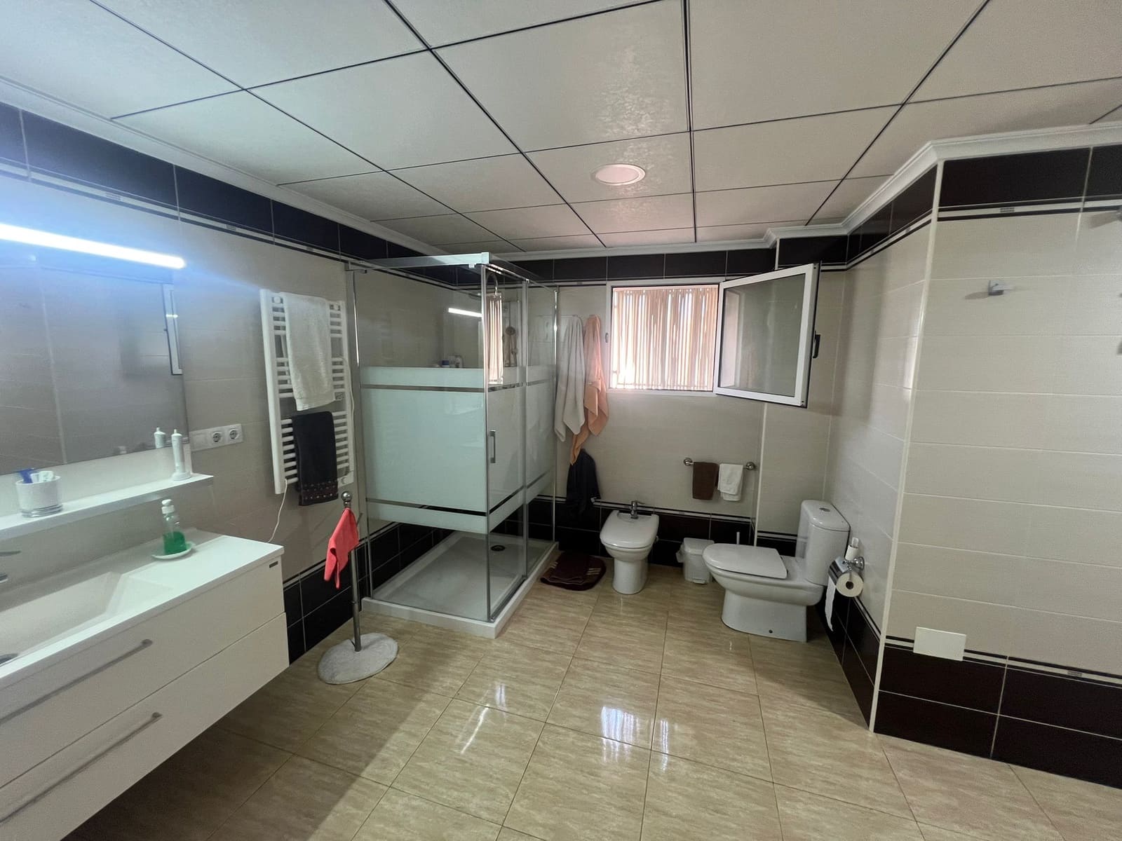 4 bedroom Villa for sale in Formentera del Segura with garage - € 388,000 (Ref: 9475643)