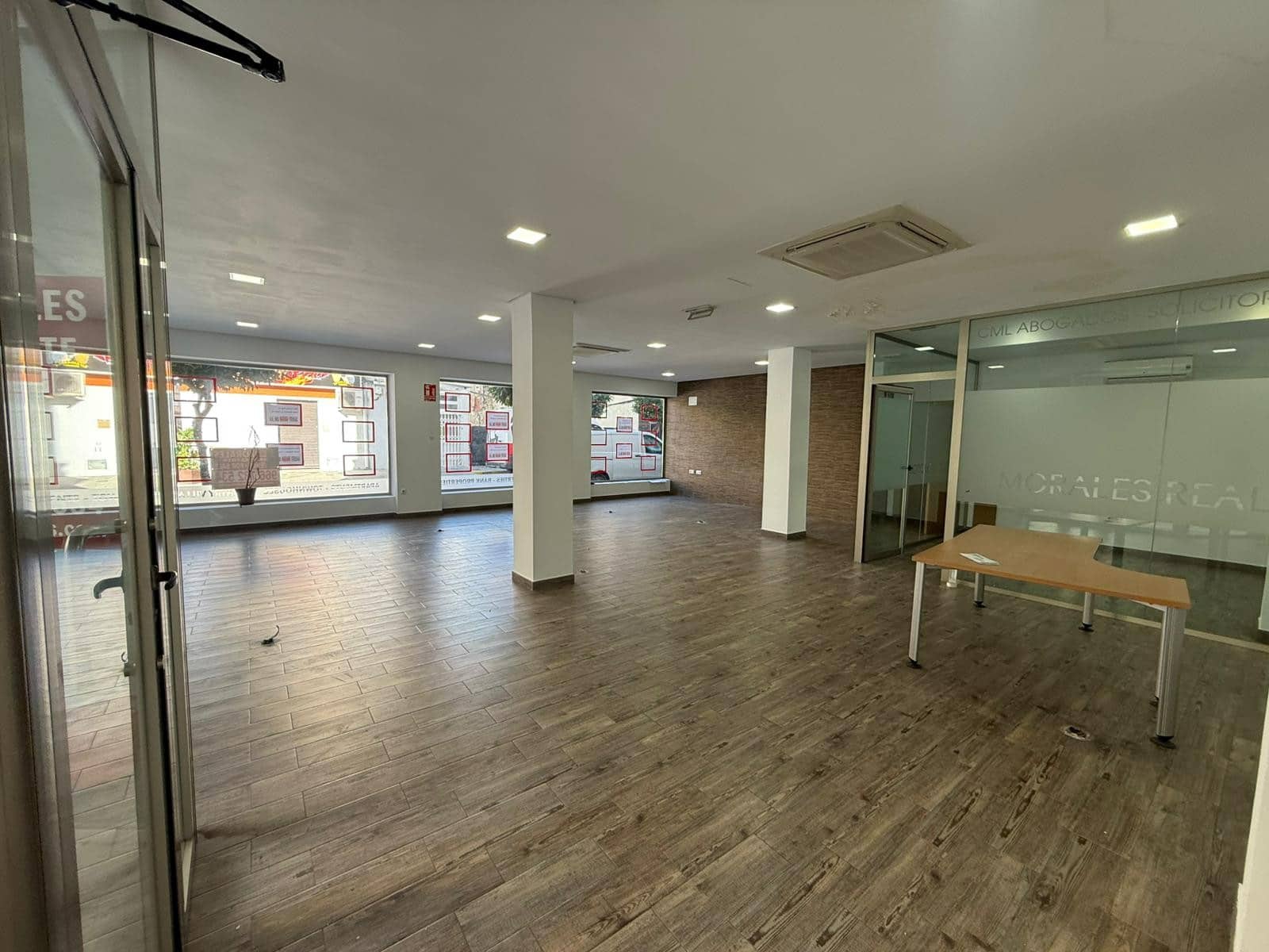 Commercial for sale in Almoradi - € 220,000 (Ref: 9490888)