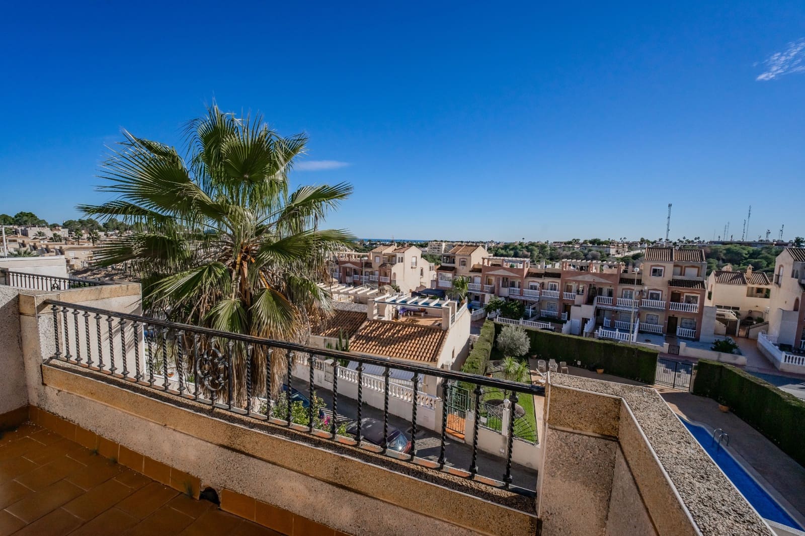 3 bedroom Townhouse for sale in Villamartin with pool - € 189,950 (Ref: 9495555)