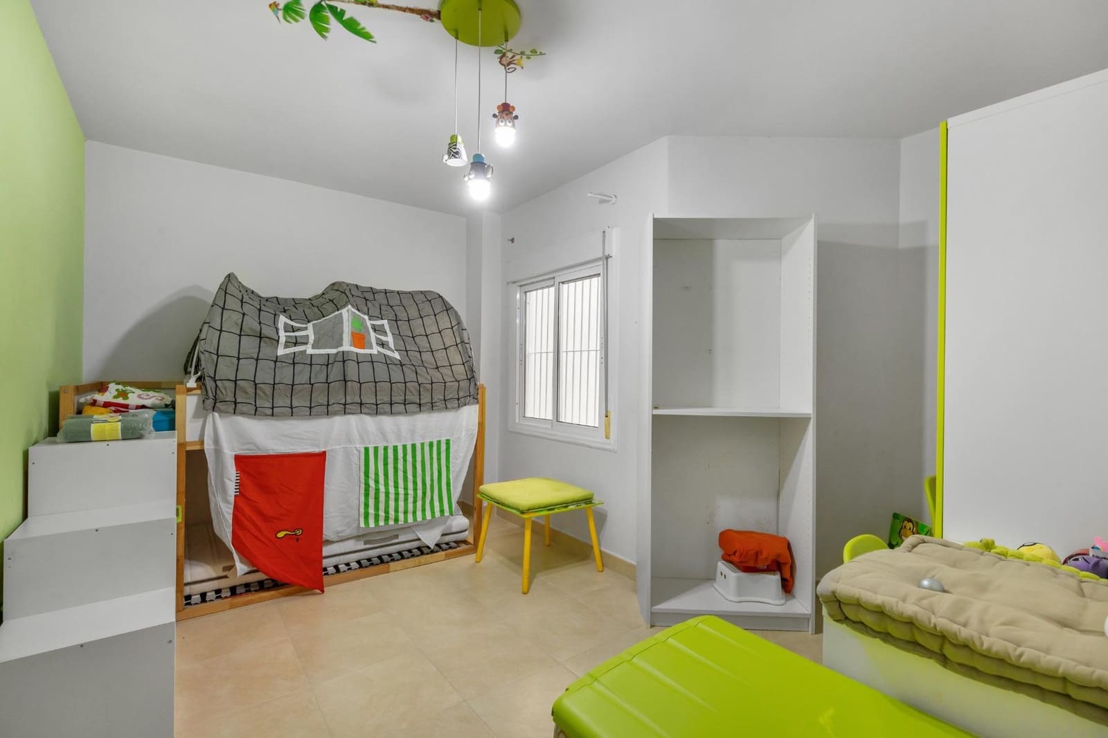 4 makuuhuone Asunto myytävänä paikassa Torrevieja - 199 900 € (Ref: 9495556)