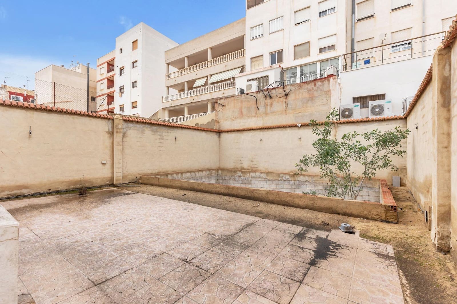 4 makuuhuone Asunto myytävänä paikassa Torrevieja - 199 900 € (Ref: 9495556)