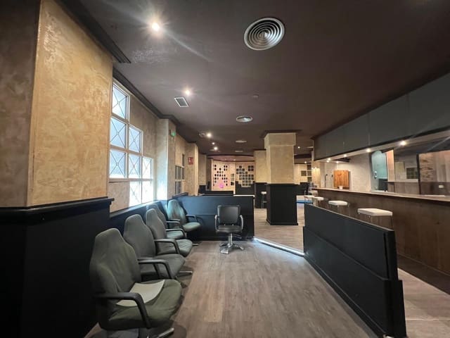 Gewerbe zu verkaufen in Torrevieja - 199.900 € (Ref: 9503259)