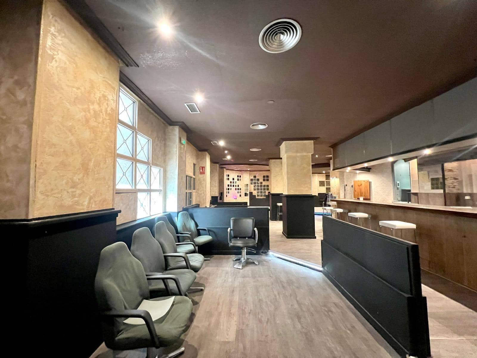 Gewerbe zu verkaufen in Torrevieja - 199.900 € (Ref: 9503259)