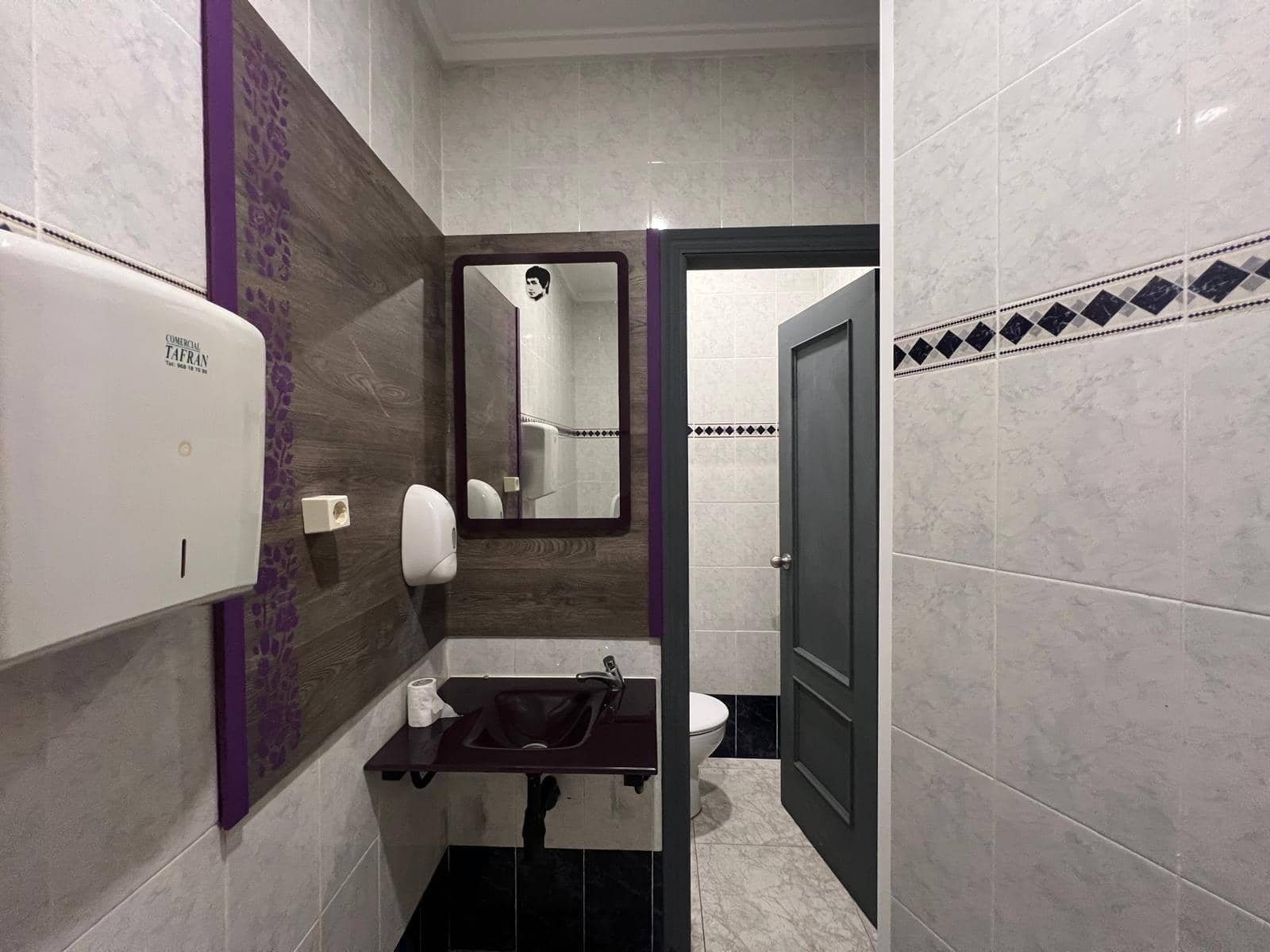 Gewerbe zu verkaufen in Torrevieja - 199.900 € (Ref: 9503259)