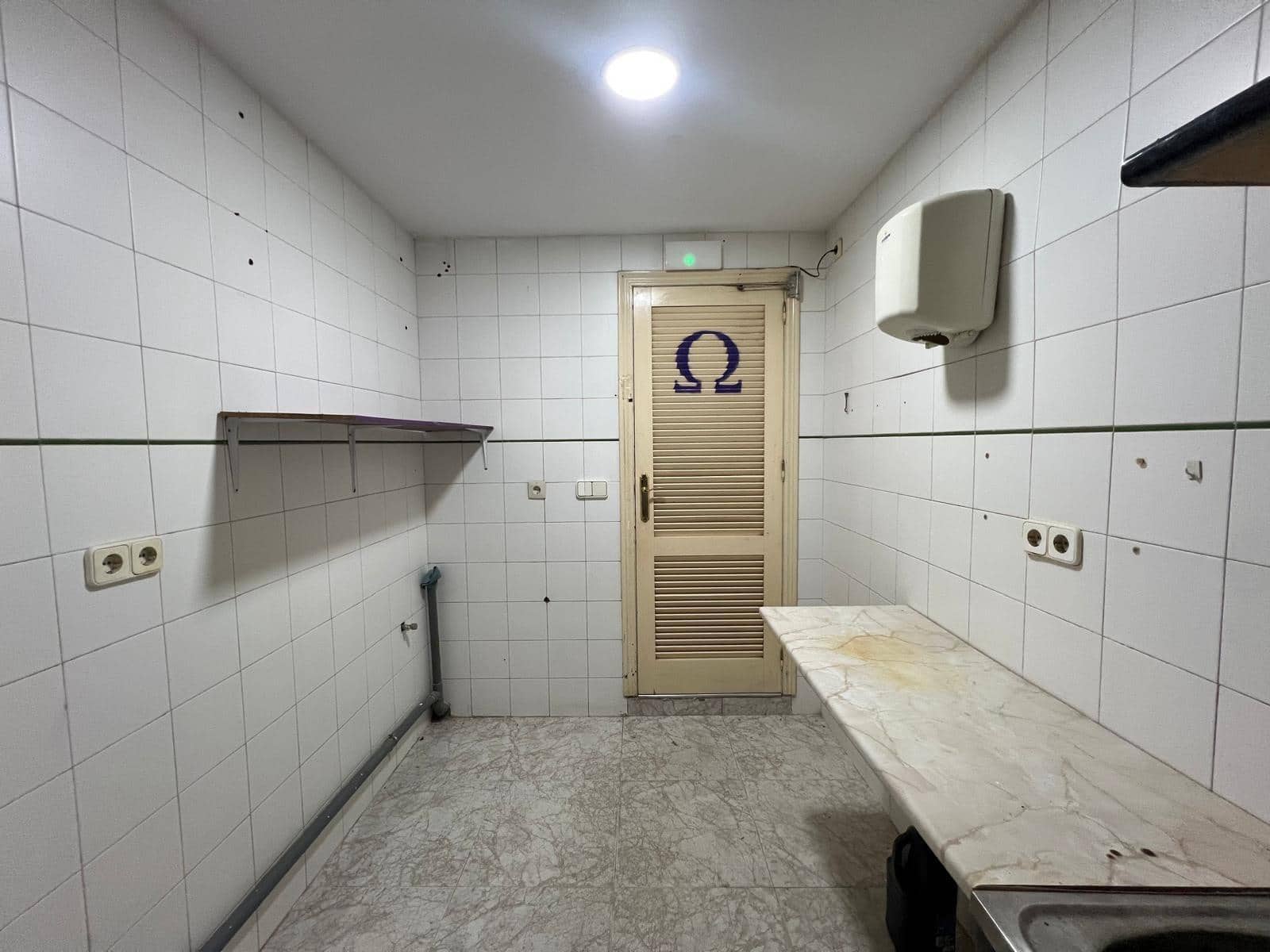 Gewerbe zu verkaufen in Torrevieja - 199.900 € (Ref: 9503259)