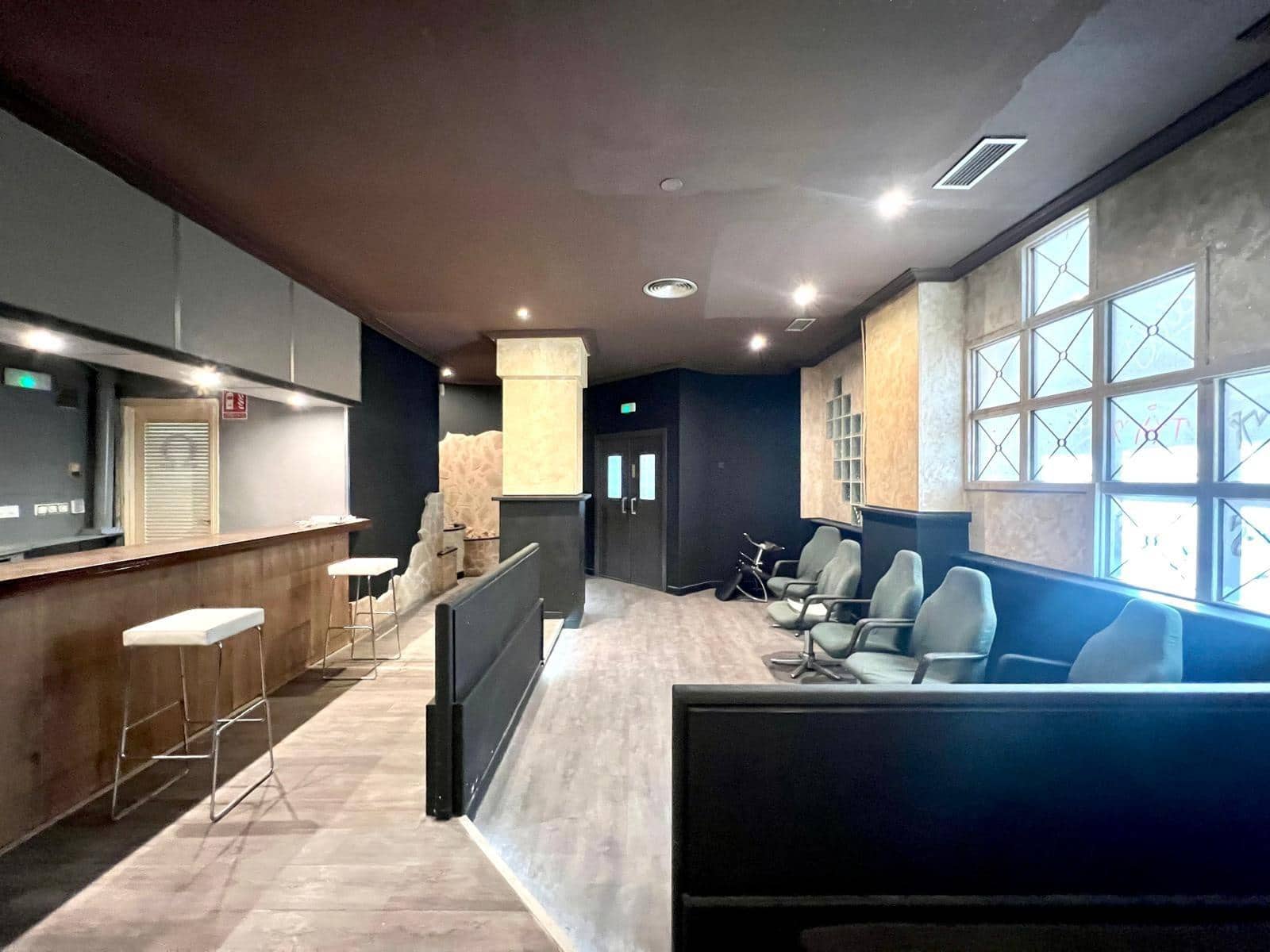 Gewerbe zu verkaufen in Torrevieja - 199.900 € (Ref: 9503259)