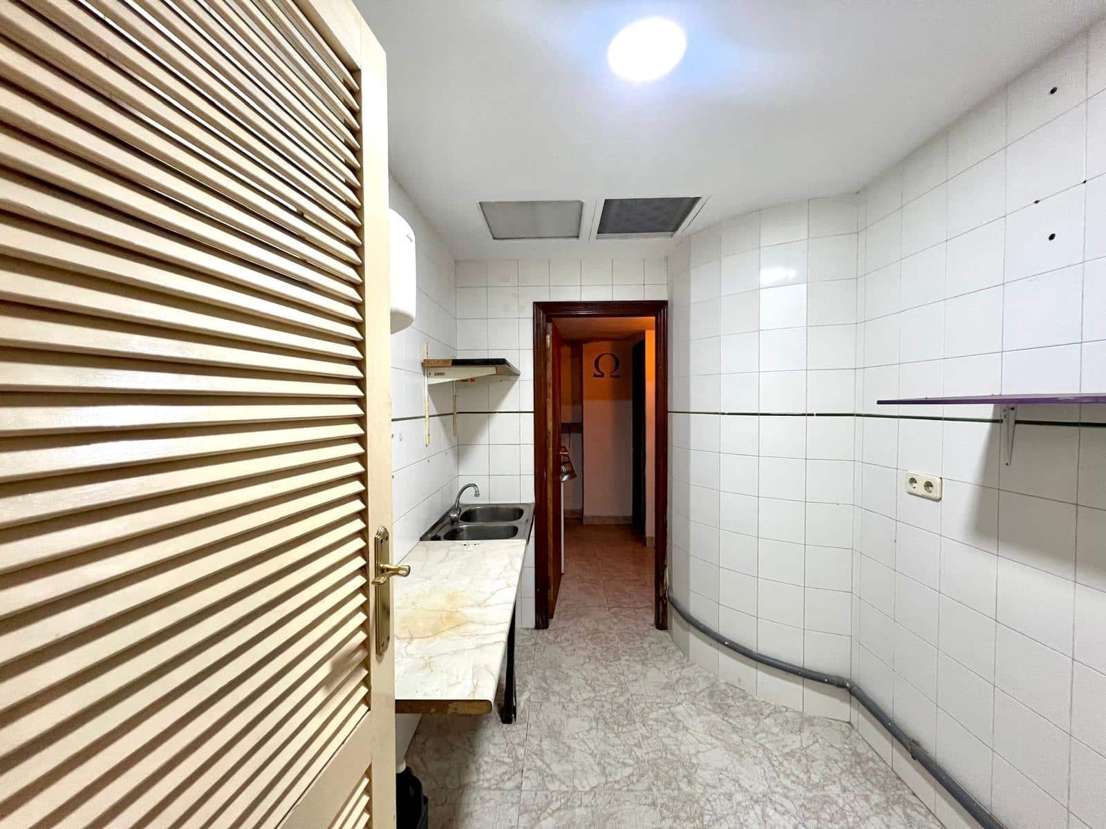 Gewerbe zu verkaufen in Torrevieja - 199.900 € (Ref: 9503259)