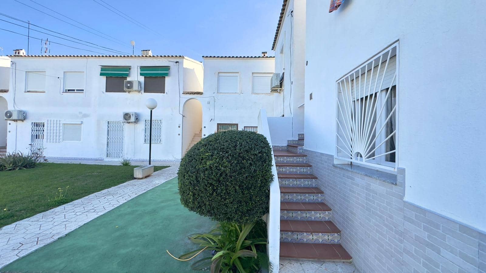 Bungalow de 1 habitación en Orihuela Costa en venta con piscina - 129.900 € (Ref: 9503260)