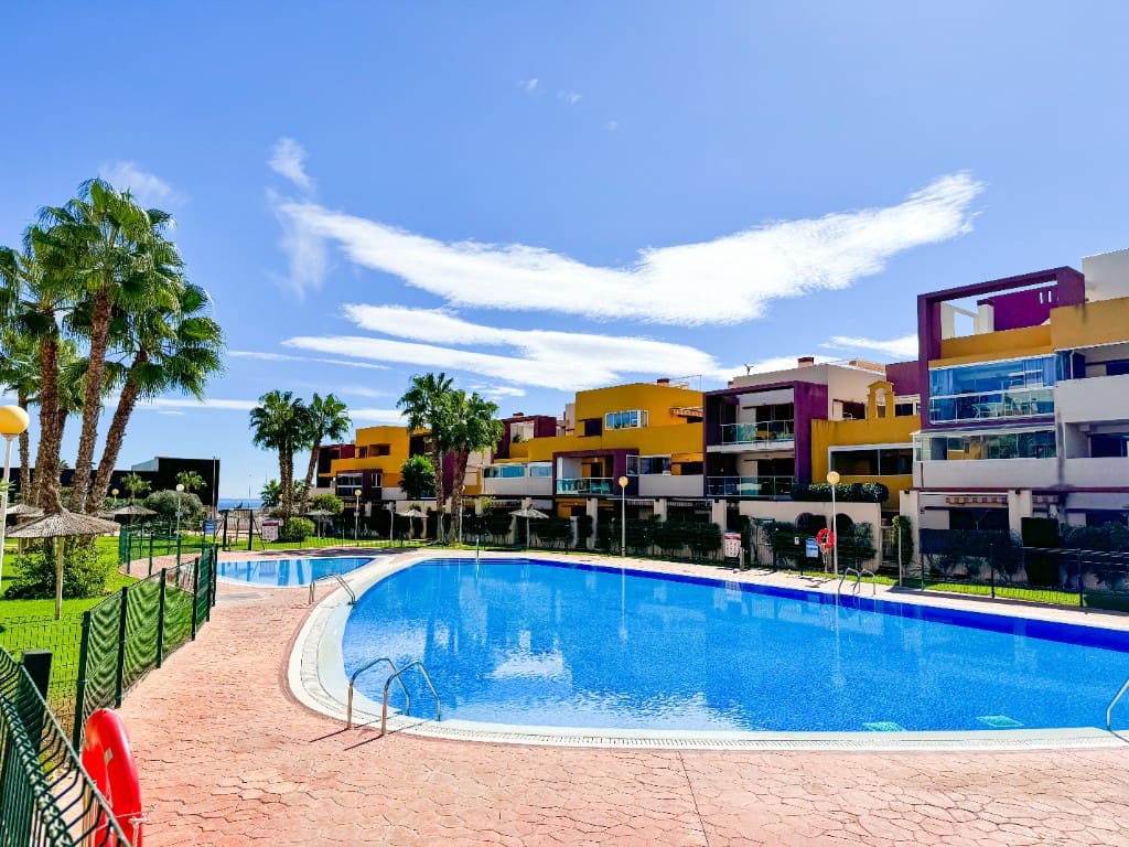 2 bedroom Apartment for sale in Playa Flamenca with pool garage - € 270,000 (Ref: 9503269)