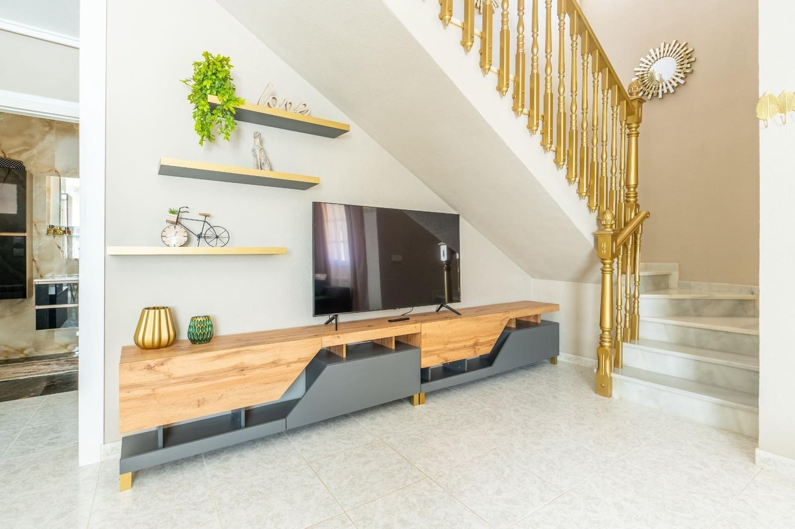 3 sypialnia Willa na sprzedaż w Torrevieja z basenem - 360 000 € (Ref: 9503281)