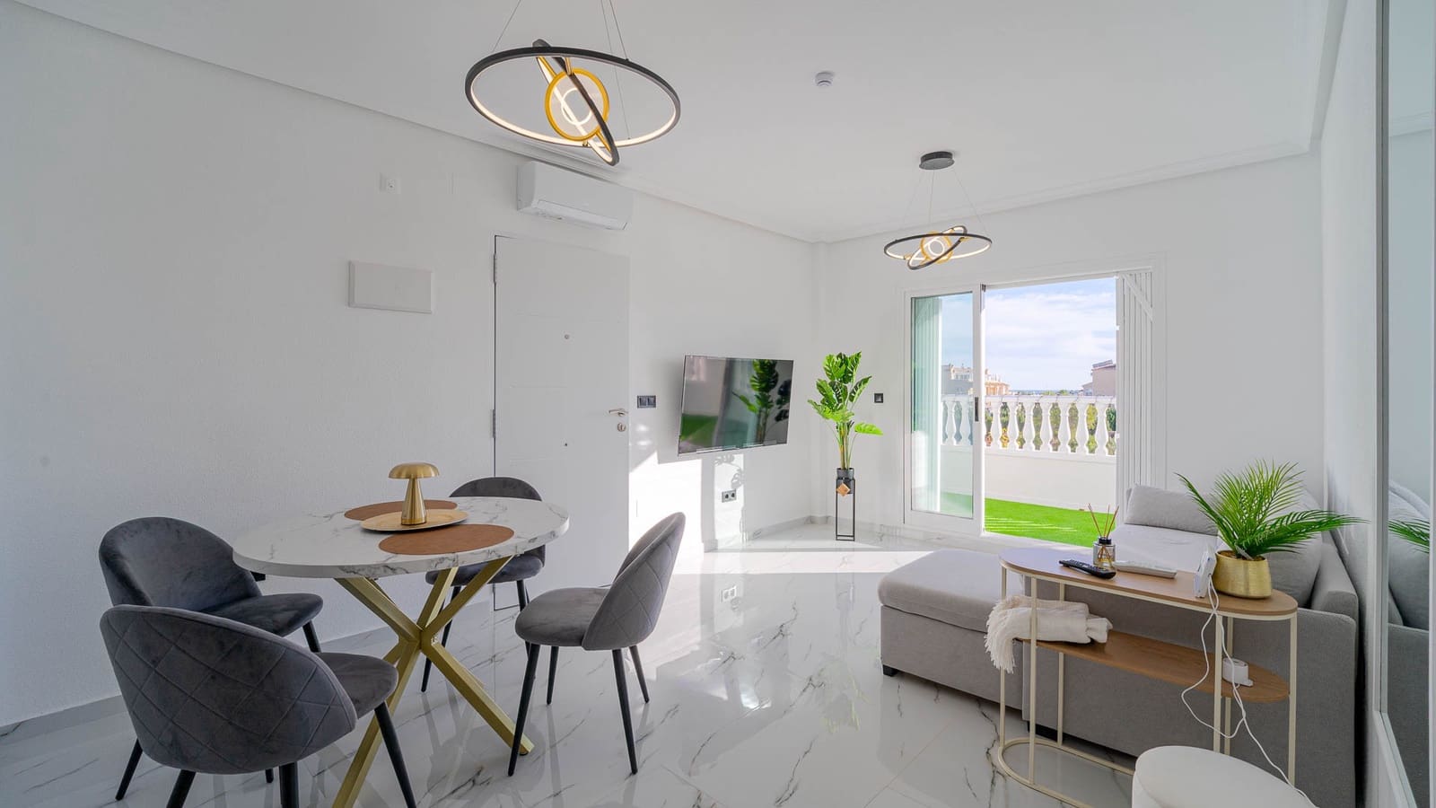 1 sypialnia Dom na sprzedaż w Orihuela Costa z basenem garażem - 170 000 € (Ref: 9503282)