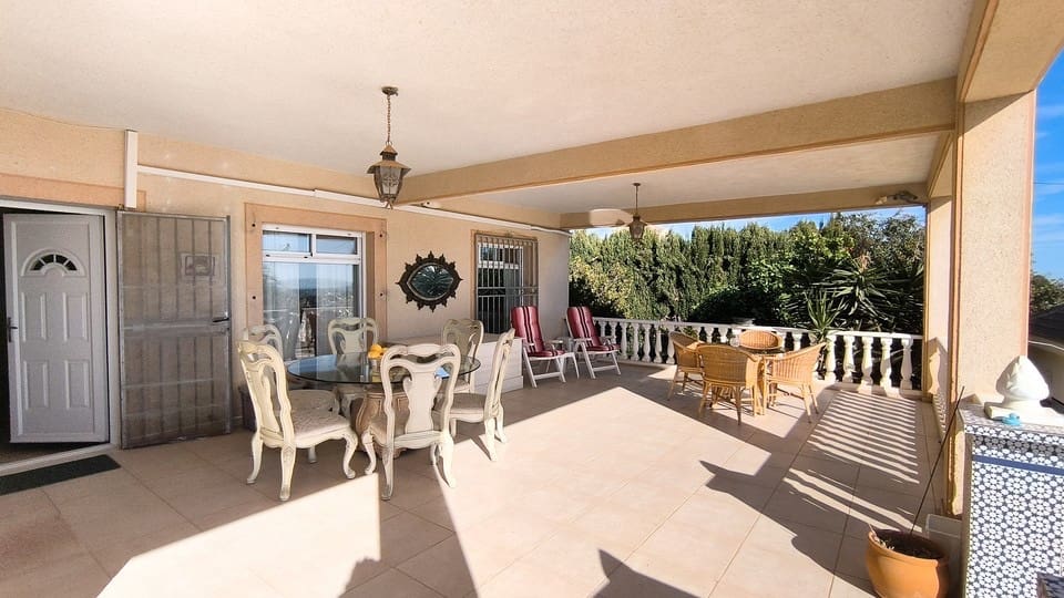 3 bedroom Villa for sale in Ciudad Quesada with pool - € 525,000 (Ref: 9509256)