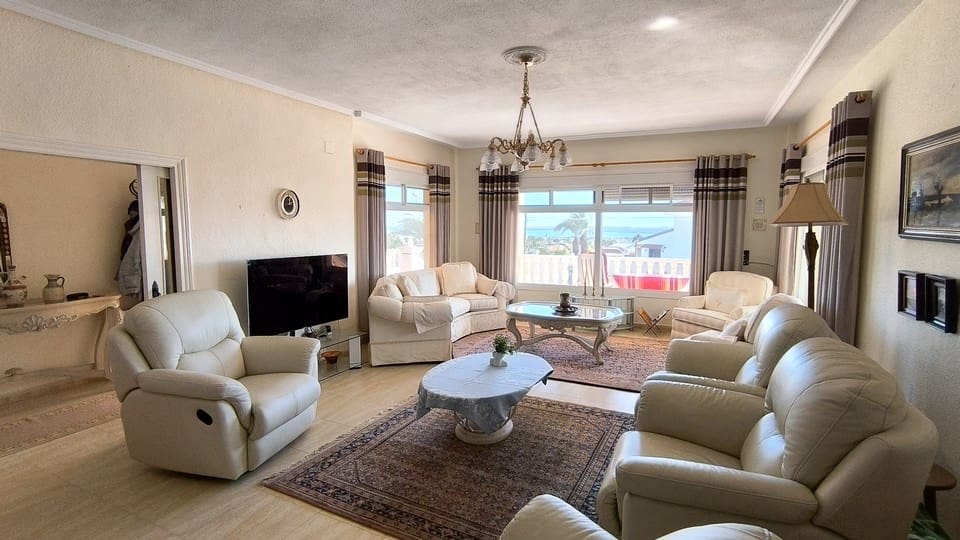 3 bedroom Villa for sale in Ciudad Quesada with pool - € 525,000 (Ref: 9509256)