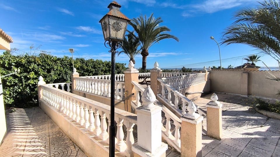 3 bedroom Villa for sale in Ciudad Quesada with pool - € 525,000 (Ref: 9509256)