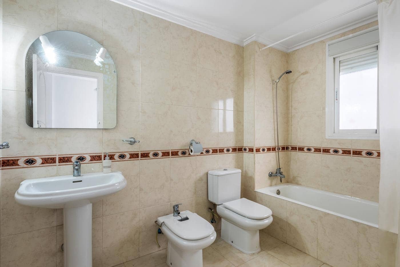 4 quarto Moradia Geminada para venda em Ciudad Quesada com piscina - 269 000 € (Ref: 9510135)