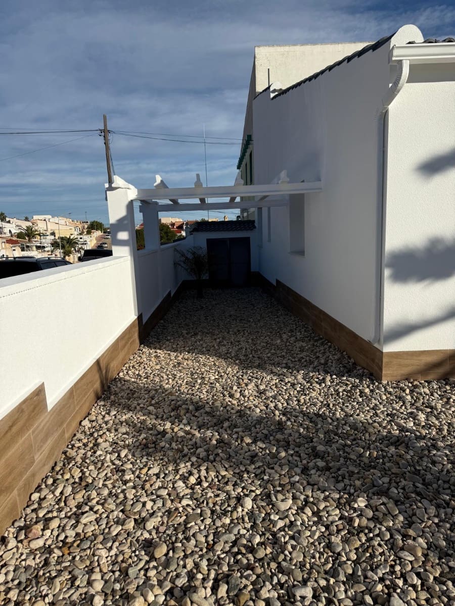 3 bedroom Semi-detached Villa for sale in Ciudad Quesada - € 249,000 (Ref: 9518993)