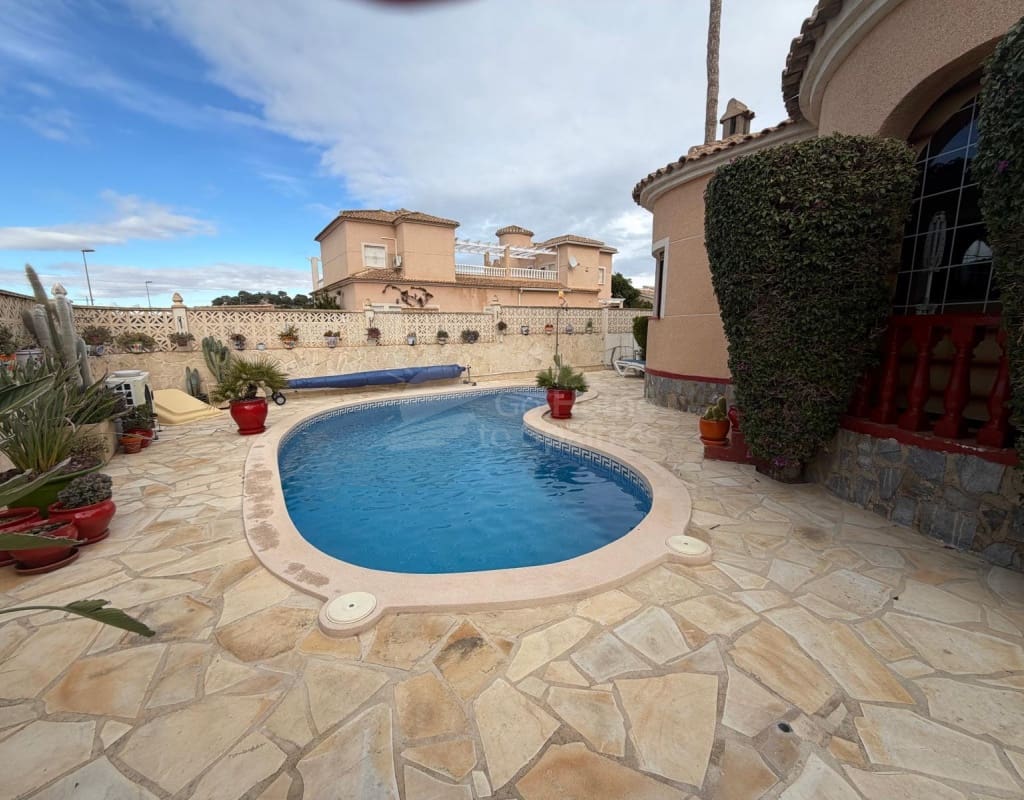 3 camera da letto Villa in vendita in Ciudad Quesada con piscina - 330.000 € (Rif: 9525273)