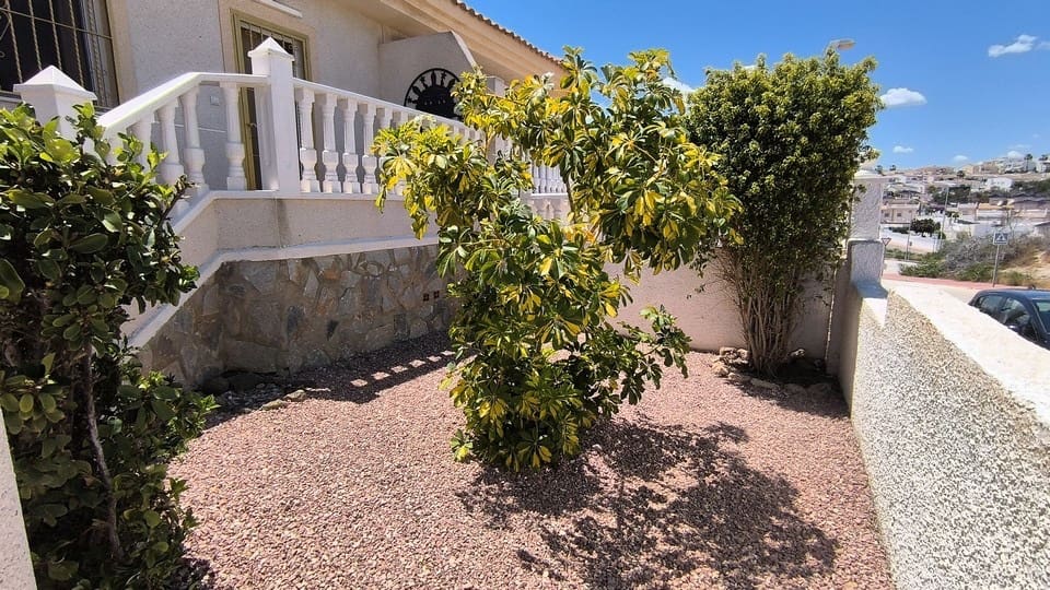 3 soverom Kjedet enebolig til salgs i Ciudad Quesada med svømmebasseng - € 189 900 (Ref: 9525275)