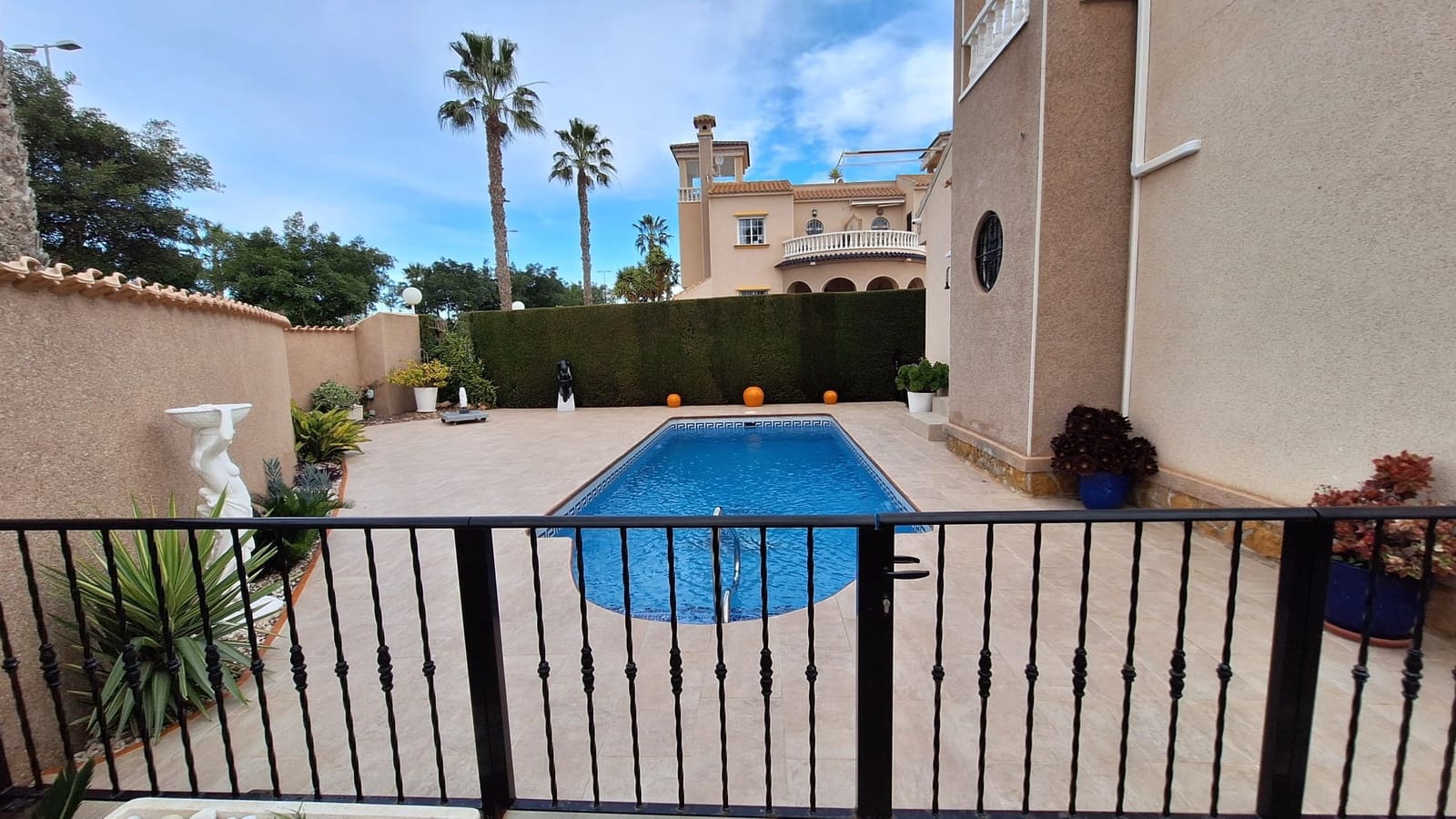 3 sovrum Villa till salu i Guardamar del Segura med pool - 450 000 € (Ref: 9528570)