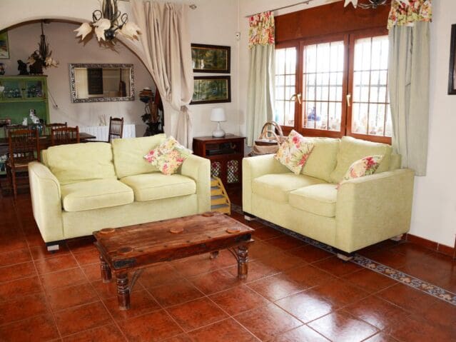 4 bedroom Villa for sale in Daya Vieja with pool - € 595,000 (Ref: 9532731)