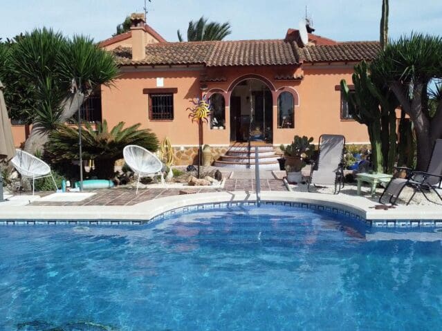 4 bedroom Villa for sale in Daya Vieja with pool - € 595,000 (Ref: 9532731)