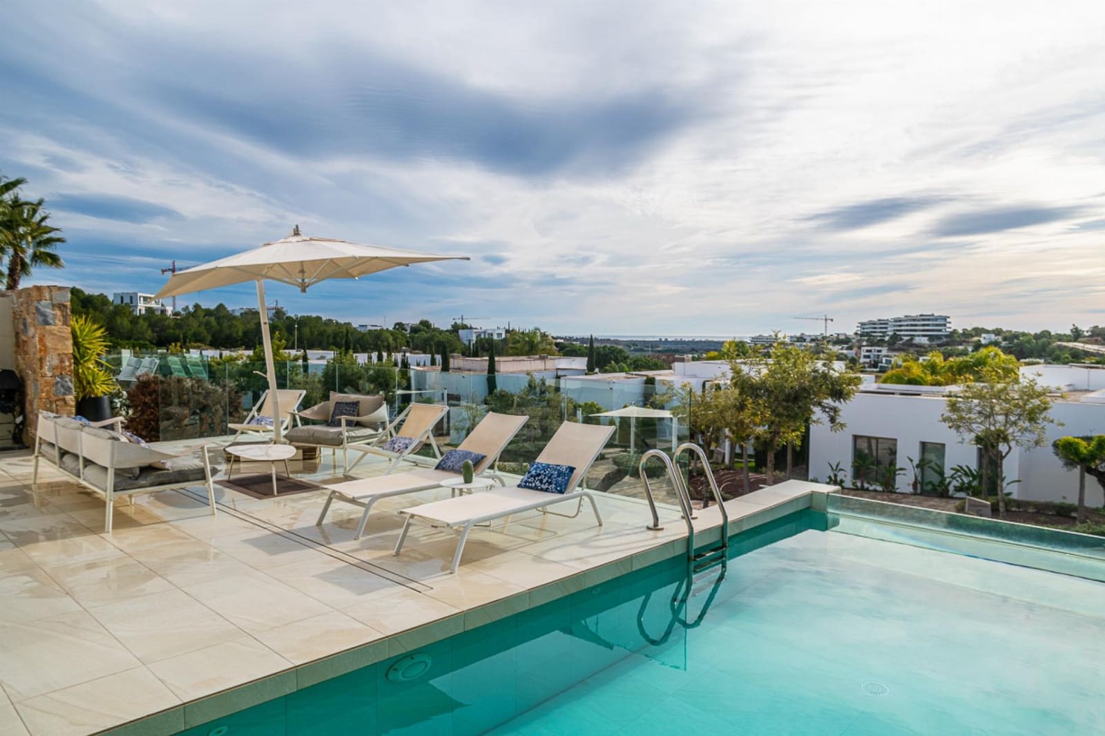 Chalet de 4 habitaciones en Orihuela Costa en venta con piscina garaje - 950.000 € (Ref: 9532732)