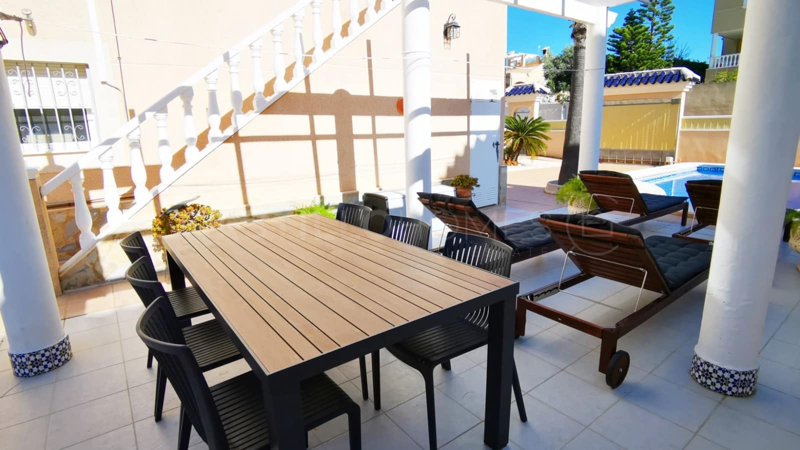 Chalet de 5 habitaciones en Orihuela Costa en venta con piscina - 450.000 € (Ref: 9534408)