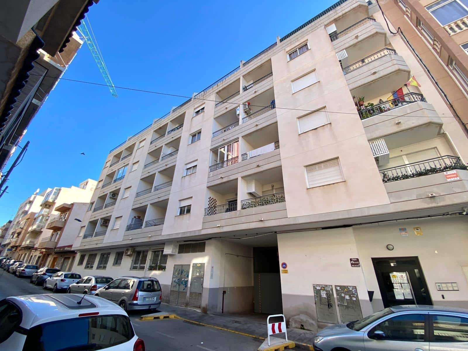 1 makuuhuone Huoneisto myytävänä paikassa Torrevieja mukana uima-altaan - 89 900 € (Ref: 9534425)