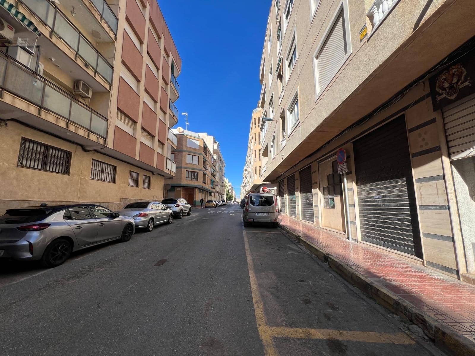 Kommersiell till salu i Torrevieja - 199 900 € (Ref: 9534427)
