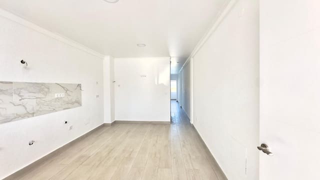 3 sypialnia Dom szeregowy na sprzedaż w Torrevieja z basenem - 249 900 € (Ref: 9534428)