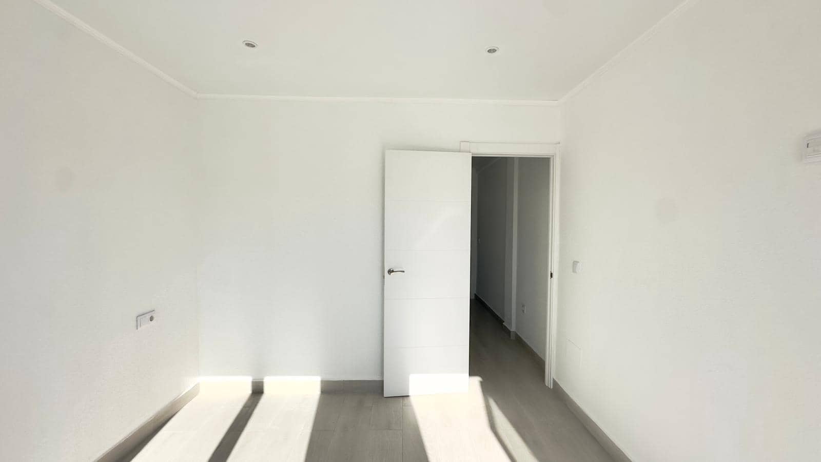 3 sypialnia Dom szeregowy na sprzedaż w Torrevieja z basenem - 249 900 € (Ref: 9534428)