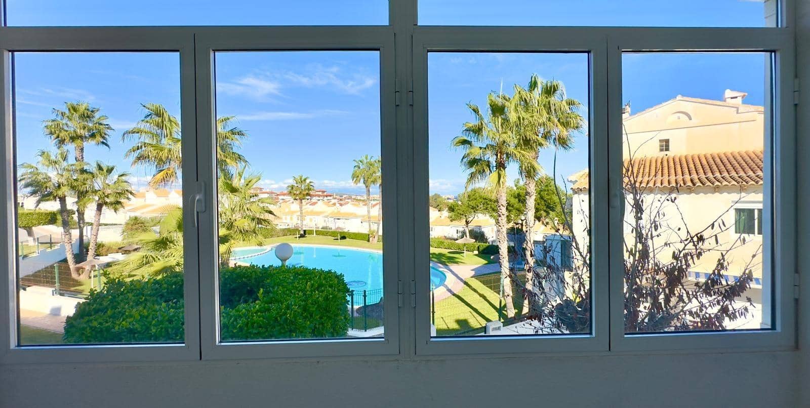 3 sypialnia Dom szeregowy na sprzedaż w Torrevieja z basenem - 249 900 € (Ref: 9534428)