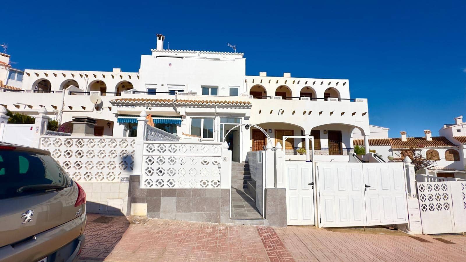 3 sypialnia Dom szeregowy na sprzedaż w Torrevieja z basenem - 249 900 € (Ref: 9534428)