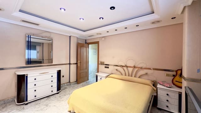 2 soveværelse Penthouse til salg i Torrevieja med garage - € 449.900 (Ref: 9534431)