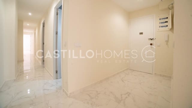 3 quarto Apartamento para venda em Torrevieja com garagem - 255 000 € (Ref: 9534432)