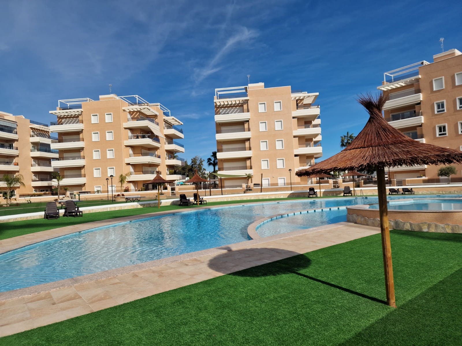 3 quarto Apartamento para venda em El Raso com piscina - 264 900 € (Ref: 9539770)