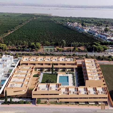 Apartamento de 3 habitaciones en Torrevieja en venta con piscina garaje - 340.000 € (Ref: 9539895)